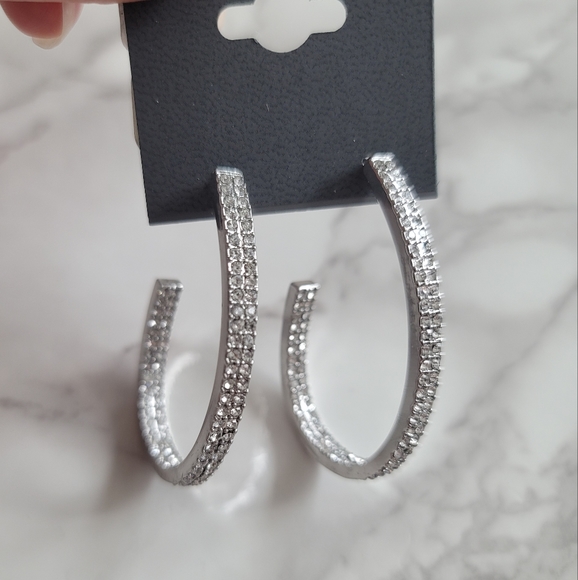 2/$15 NEW EXPRESS Rhinestone Earrings - Picture 4 of 6
